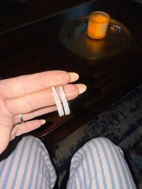 Elegant Crystal Huggie Earrings - Sparkling Silver